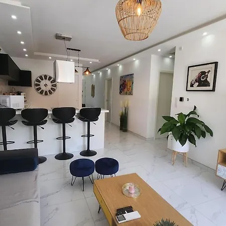 Prestige Neuf Avec Et Ecran De Cinema En Rez De Jardin 公寓 科尔马