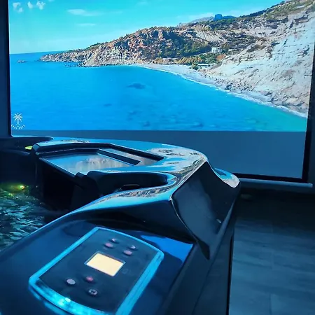 Prestige Neuf Avec Et Ecran De Cinema En Rez De Jardin 科尔马